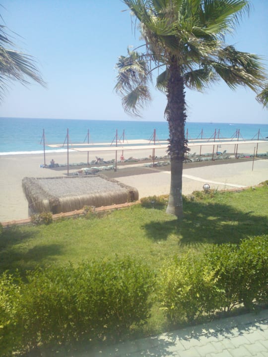 Blick von der Terrasse von Zimmer 408 Adora Calma Beach Hotel