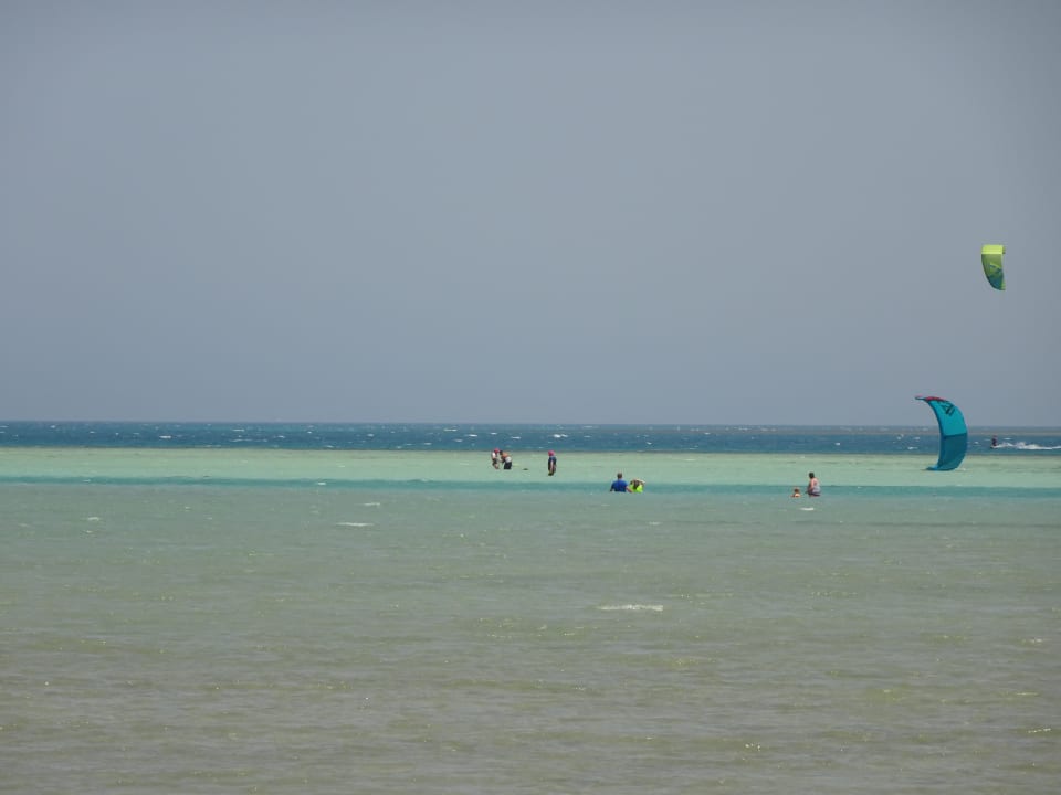 Strand mit dem Kitebereich Mövenpick Resort & Spa El Gouna