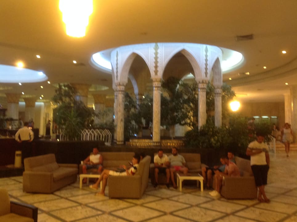 Lobby Hotel Tej Marhaba