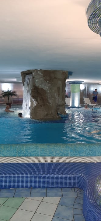 Pool Bull Escorial & Spa