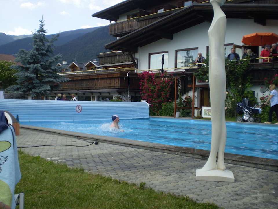 Poolansicht Hotel Edy Gasthof