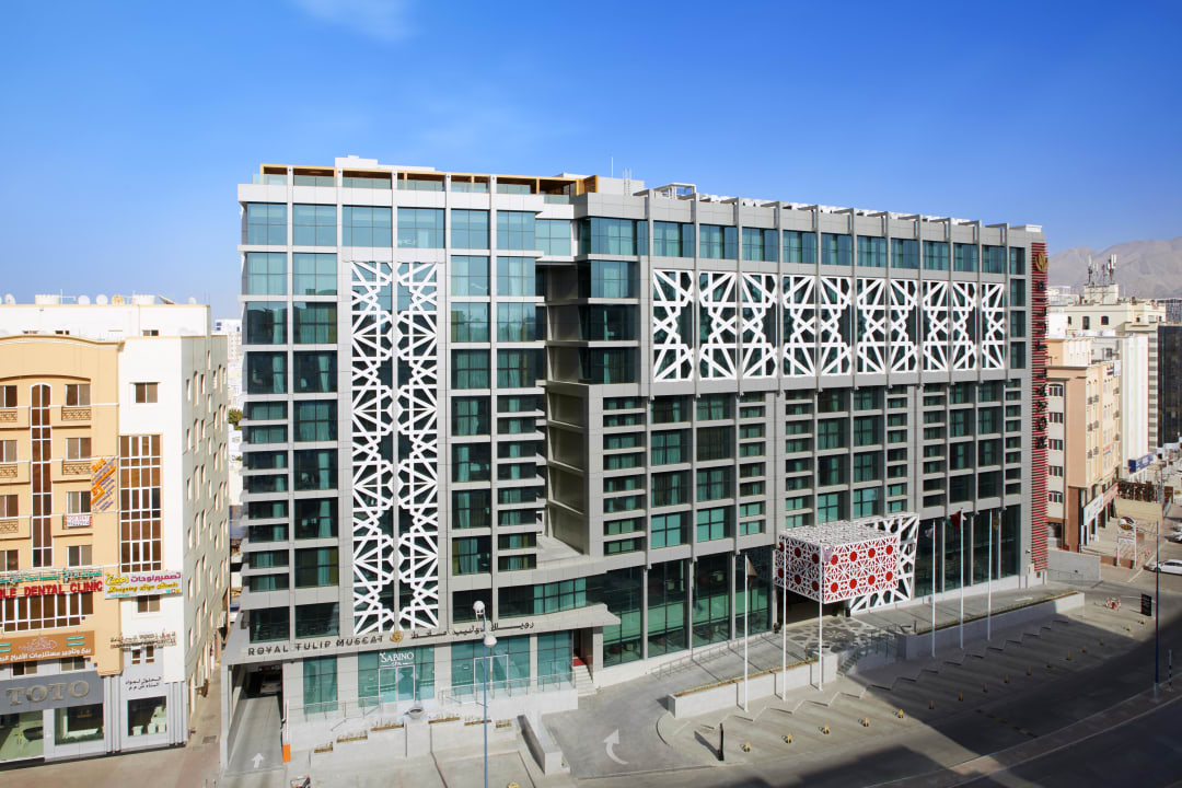 Außenansicht Royal Tulip Muscat Hotel