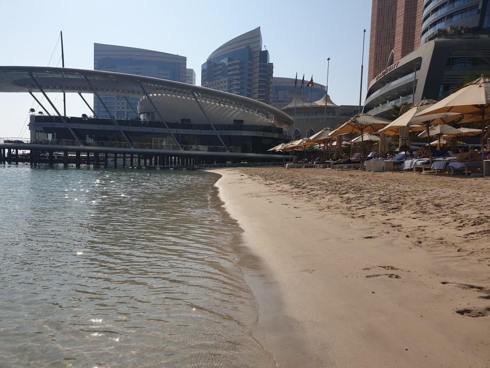 Strand Conrad Abu Dhabi Etihad Towers