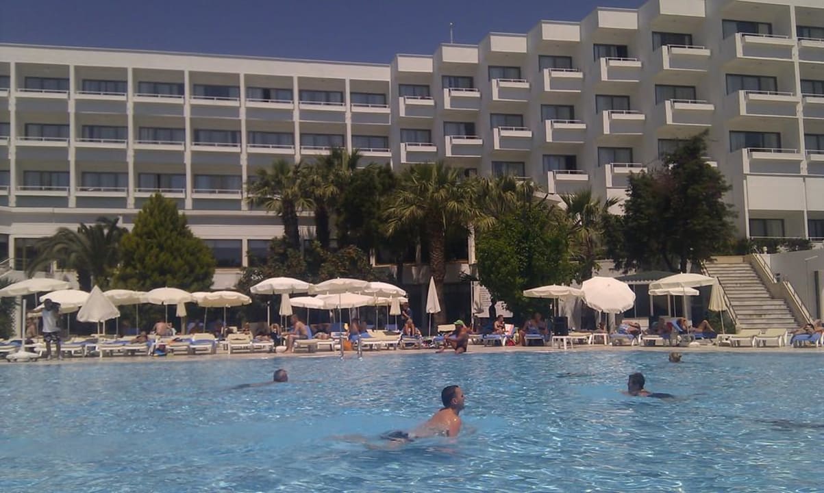 Am Pool Asteria Collection Side