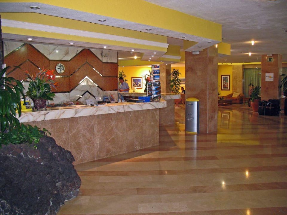 Lobby H10 Las Palmeras