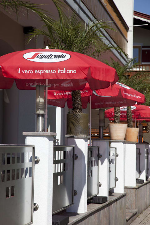 Sommer Terrasse Dorfcafe Ferienhaus Ilius  Ferienhaus Ilius