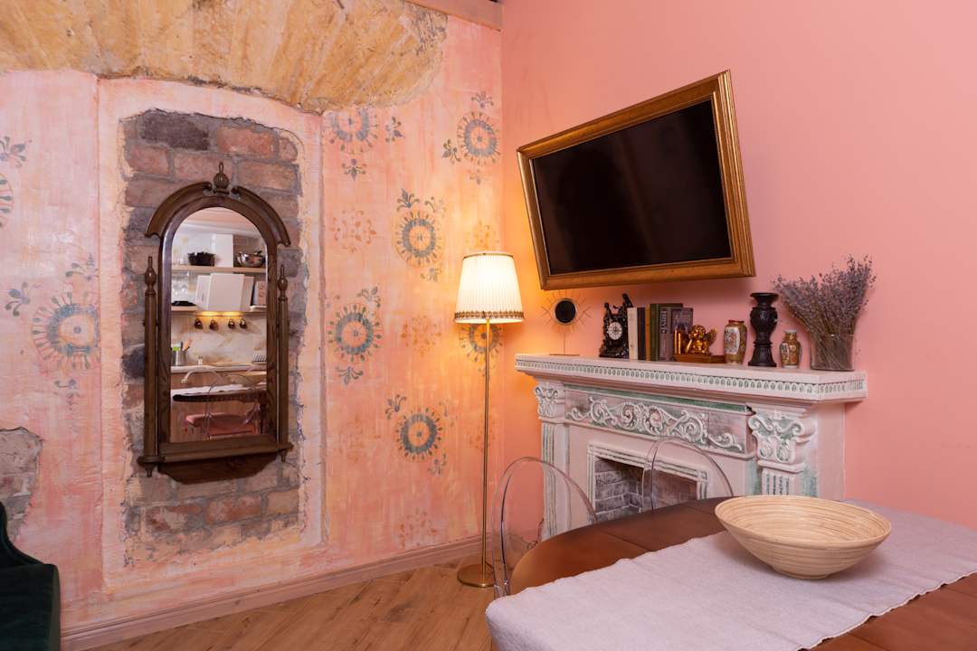 Zimmer Boutique apartments Mason in historical Odessa