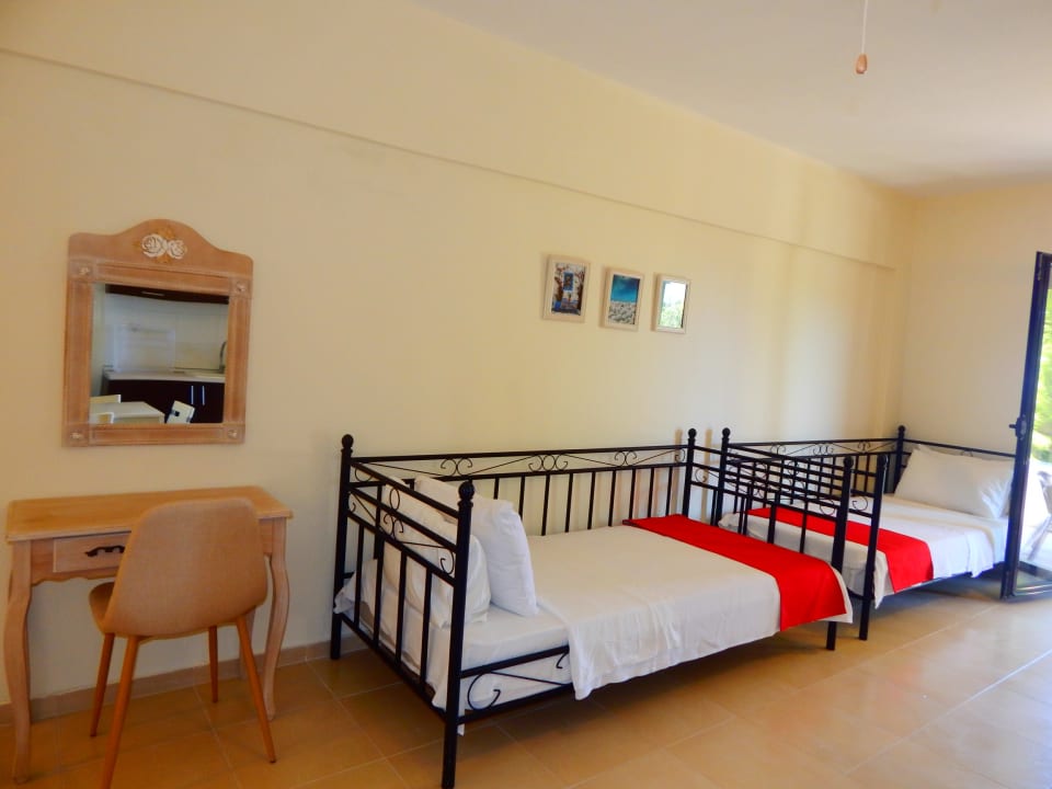 Zimmer Kripis Studio Paliouri