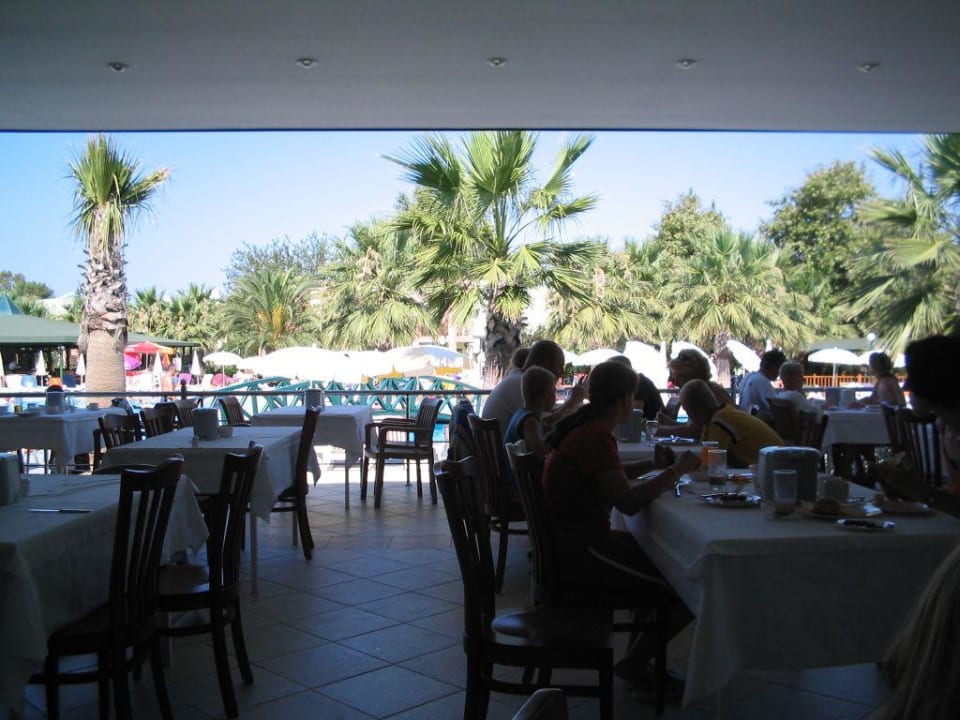 restauranr VONRESORT Golden Beach