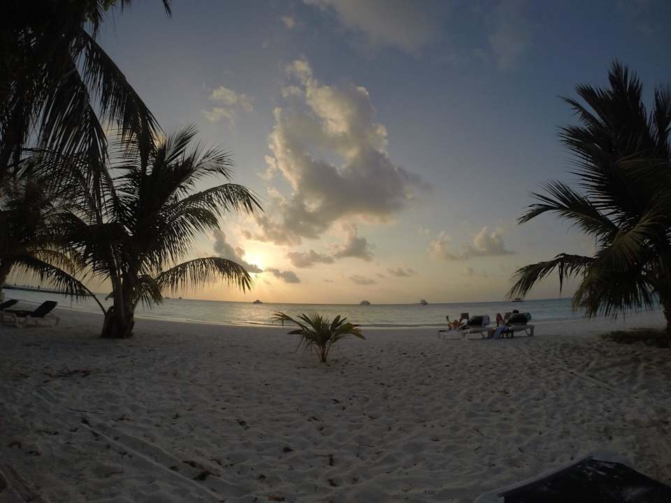 Sonnenuntergang Meeru Maldives Resort Island