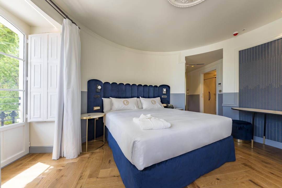 Zimmer Casa Alberola Alicante, Curio Collection by Hilton