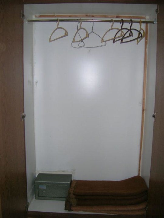Schrank?! Marilena Hotel