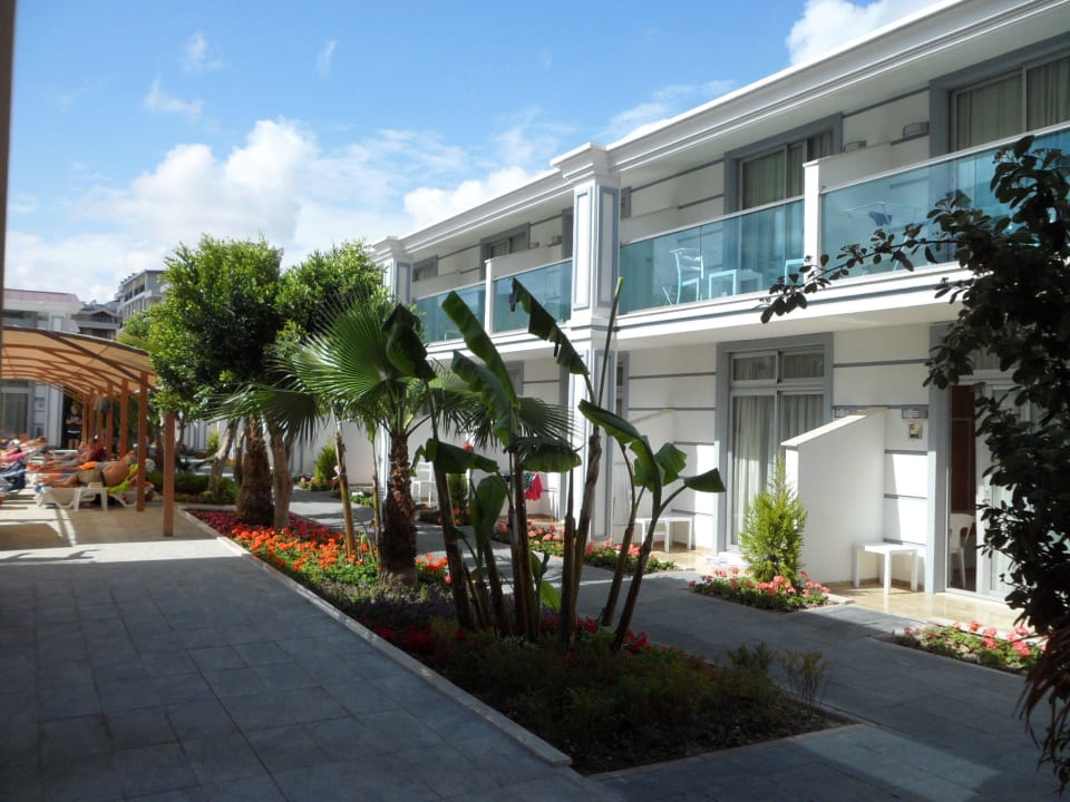 Der Poolwohnkomplex  Sun Club Hotel