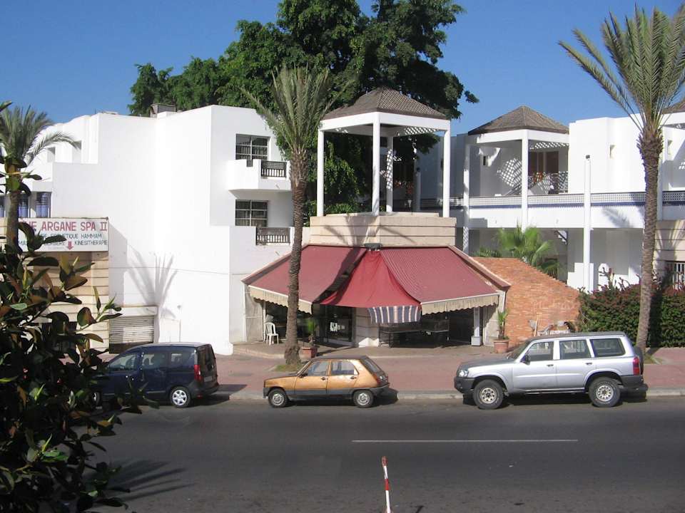 Gegenüber v. Hotel Tivoli Hotel Le Tivoli