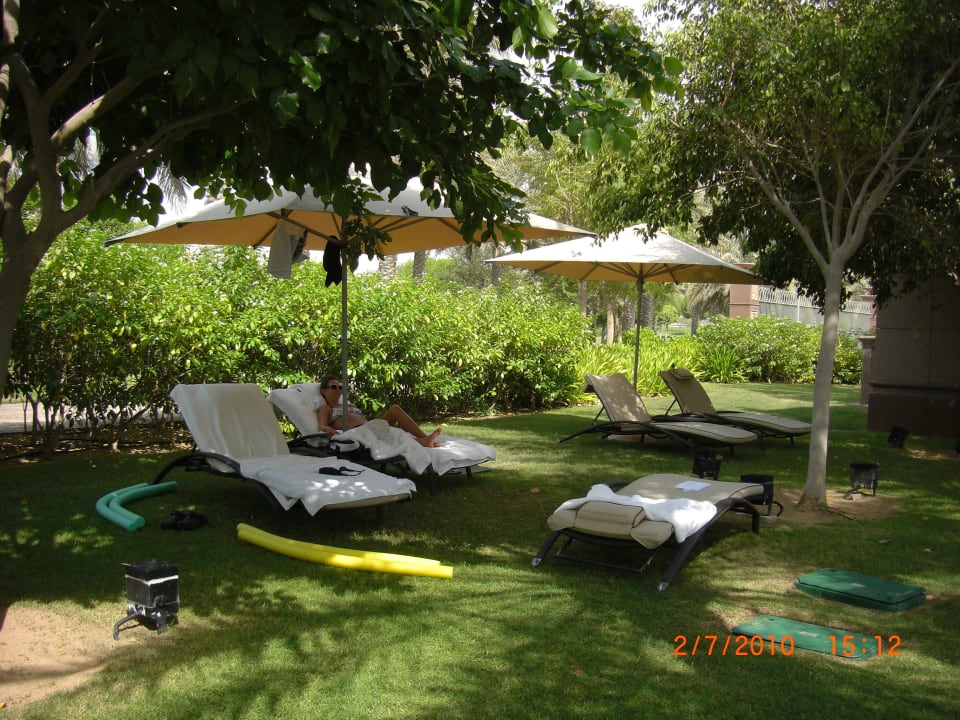 Ostseite Gartenanlage Emirates Palace Mandarin Oriental