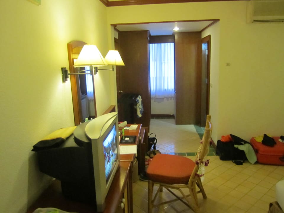 Zimmer mit Fenster ganz hinten Hotel Patong Bay Garden