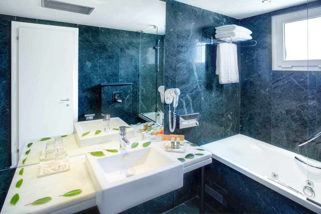 Bagno Olympian Bay Grand Resort