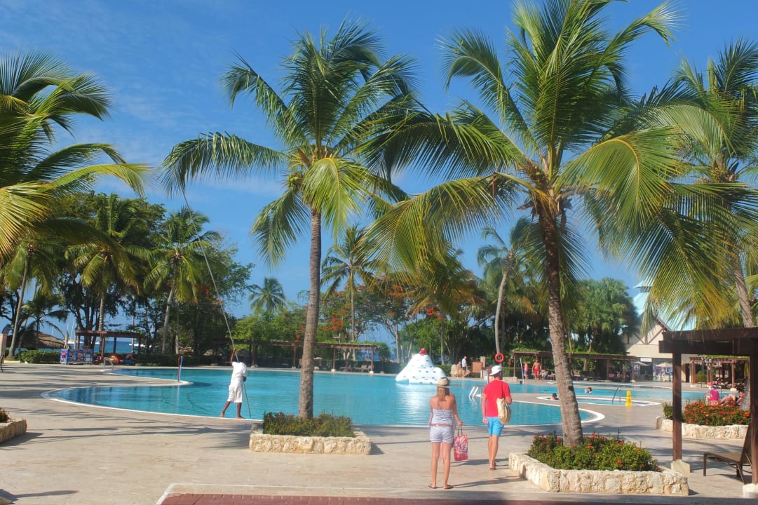 Hauptpool Dreams La Romana Resort & Spa