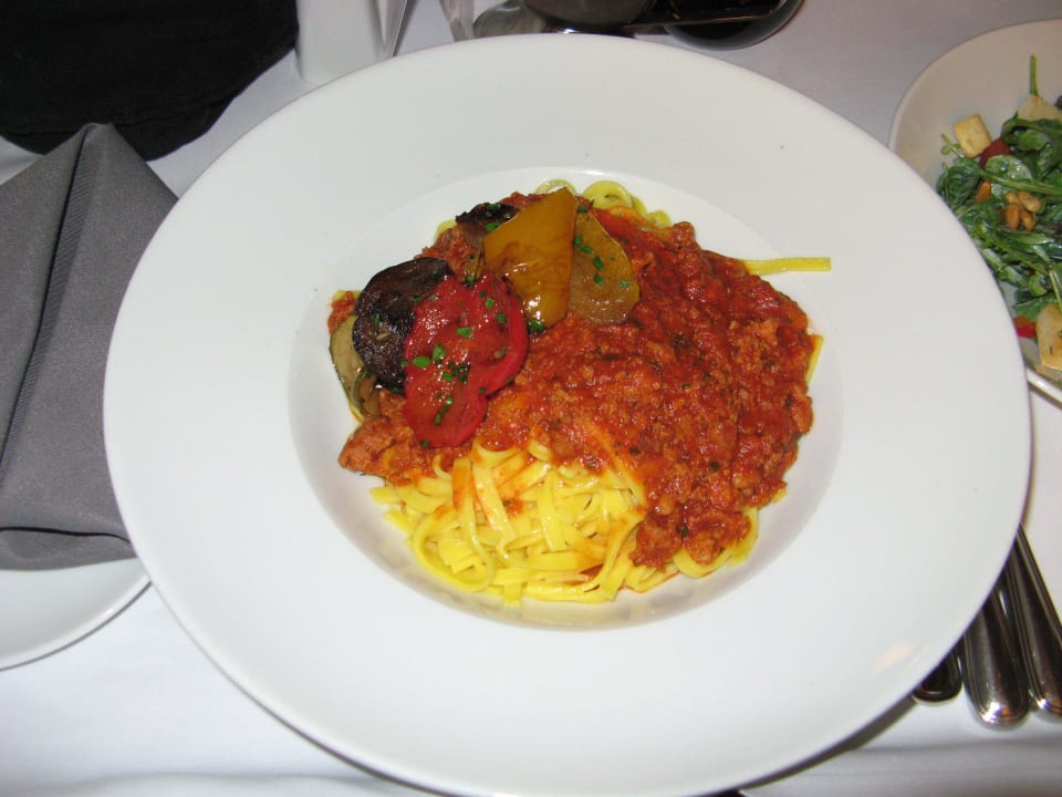 Essen vom Roomservice Hilton Berlin