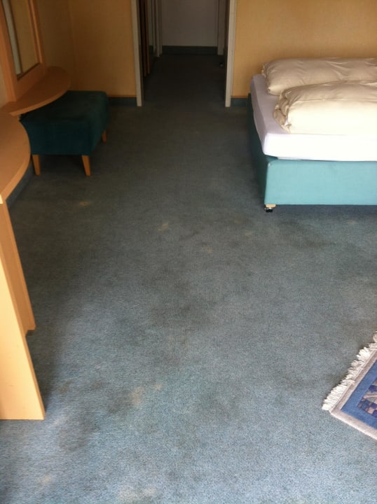 Teppichböden sehr schmutzig DORMERO Hotel Freudenstadt