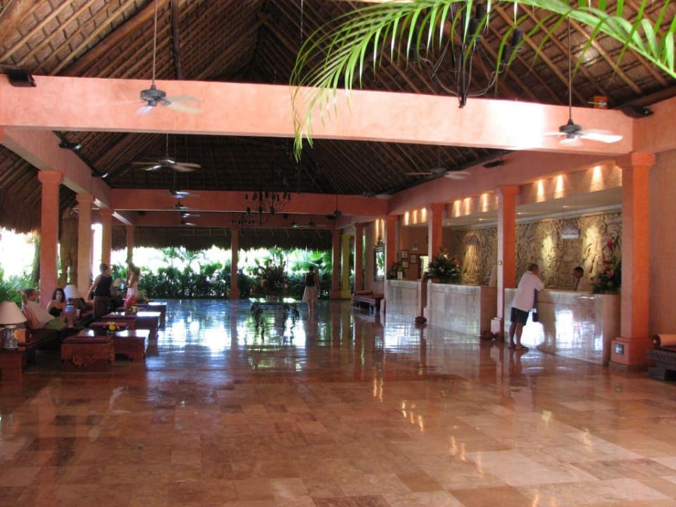 Empfangshalle Iberostar Waves Tucan