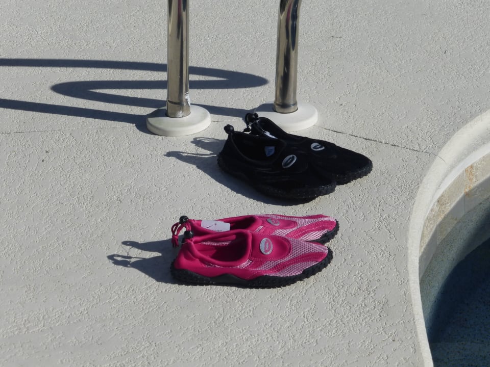 Ich habe noch Latschen am Pool, komme bald wieder  Villa Bel Air