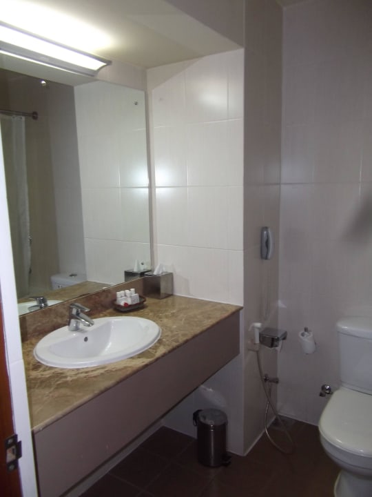 Bad Nr. 2 Hotel Ramada Katunayake Colombo International Airport