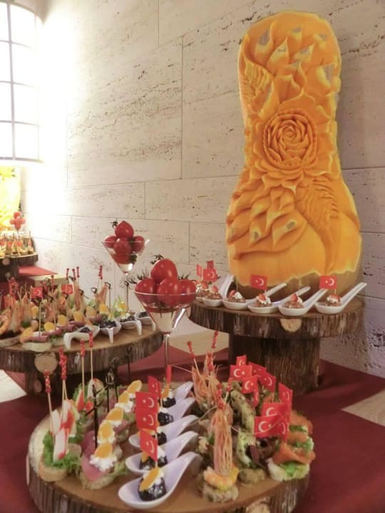 Teil Buffet türkischer Abend Acanthus Cennet Barut Collection