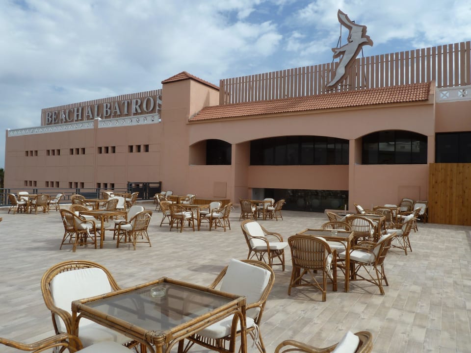 Neue Terrasse über der Lobby Beach Albatros Resort