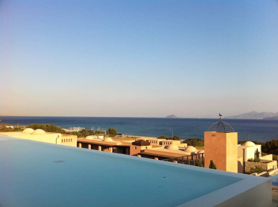 Herrlicher Blick über dem Eingangspool Atlantica Belvedere Resort