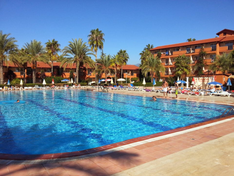 Pool Club Turtas Beach Hotel