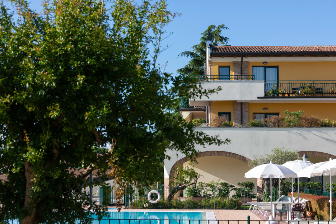 Pool Le Terrazze sul Lago - Hotel & Residence