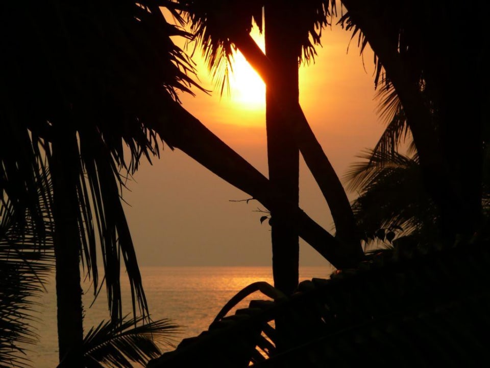 Sonnenuntergang vom Zimmer aus gesehen 336 La Flora Khao Lak