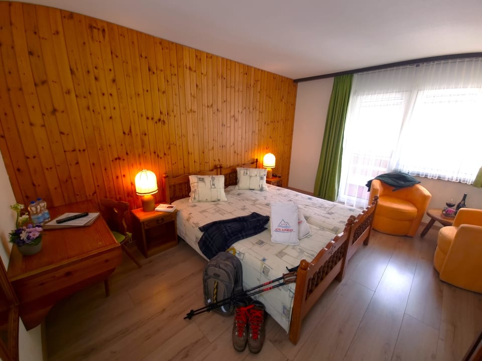 Zimmer Hotel Alpenblick Leukerbad-Therme