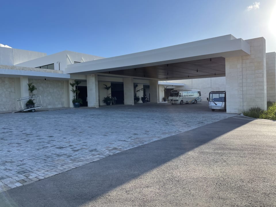 Außenansicht Serenade Punta Cana Beach & Spa resort