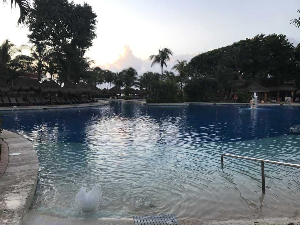 Pool Iberostar Waves Quetzal
