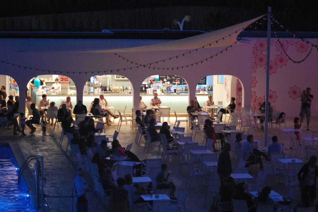 Abenprogramm Cala Llenya Resort Ibiza