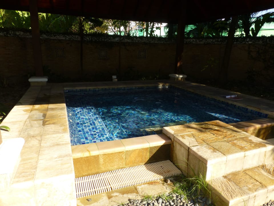 Gedeckter Whirlpool Shangri-La Hotel, Chiang Mai