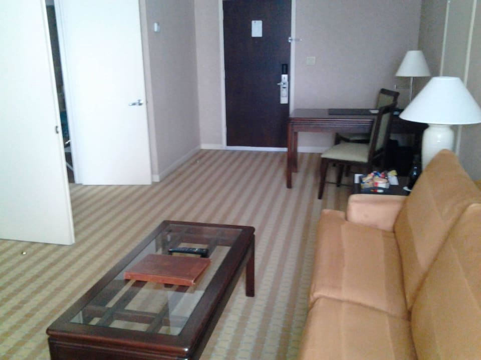 Entrance with living room Hotel Clarion Suites Guatemala City
