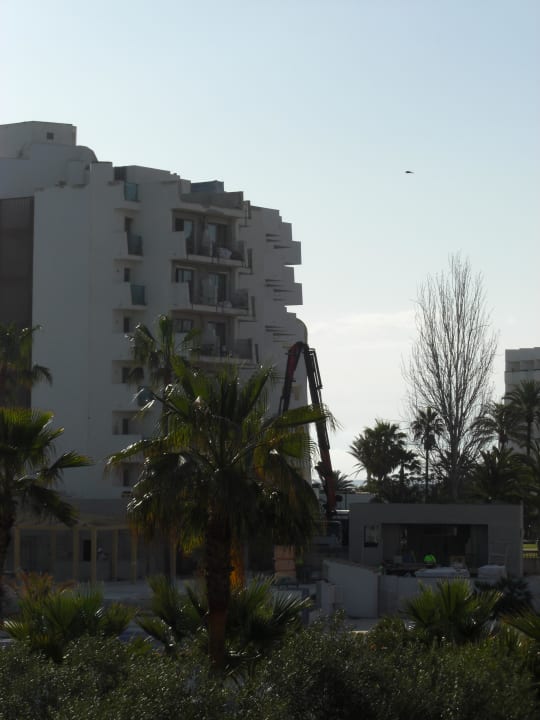 Baustelle nebenan Mai 2012 Hotel Cala Millor Garden - Adults only