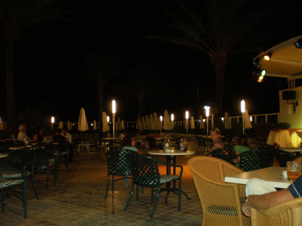 Terrasse bei der Poolbar Hipotels Flamenco