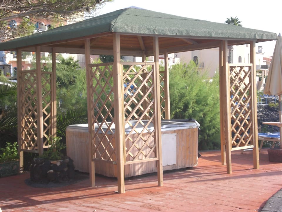 Whirlpool Hotel Arathena Rocks