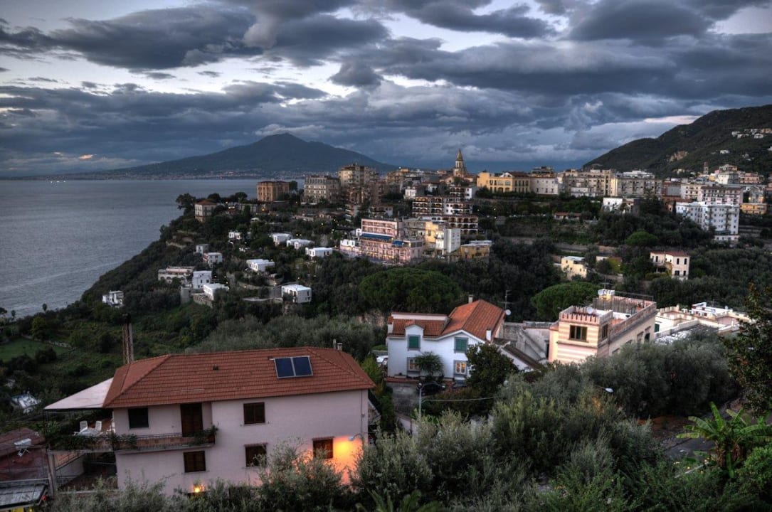 Aussicht vom Hotel auf den Golf von Sorren Grand Hotel Moon Valley
