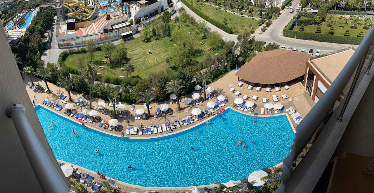 Pool Saturn Palace Resort Hotel