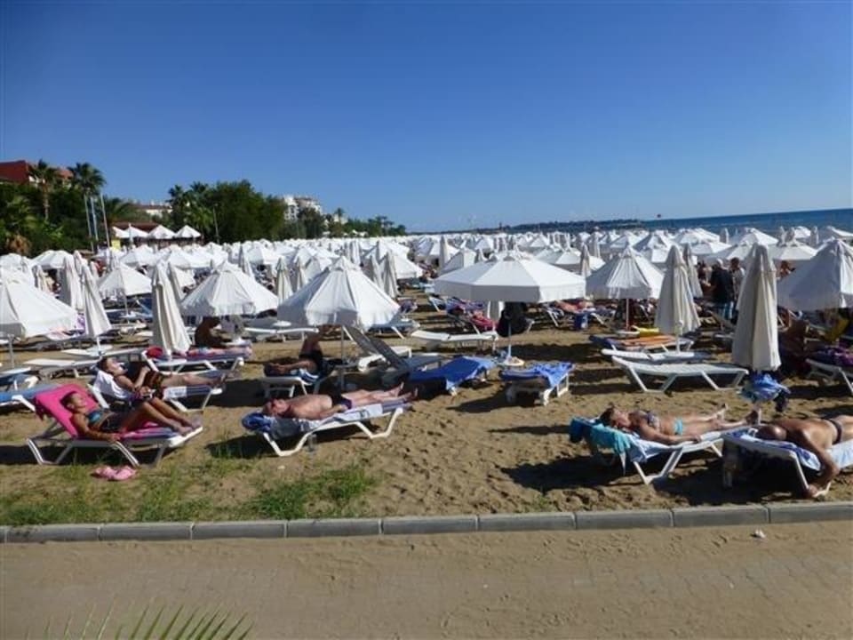 Hoteleigener Strand Seaden Corolla Hotel