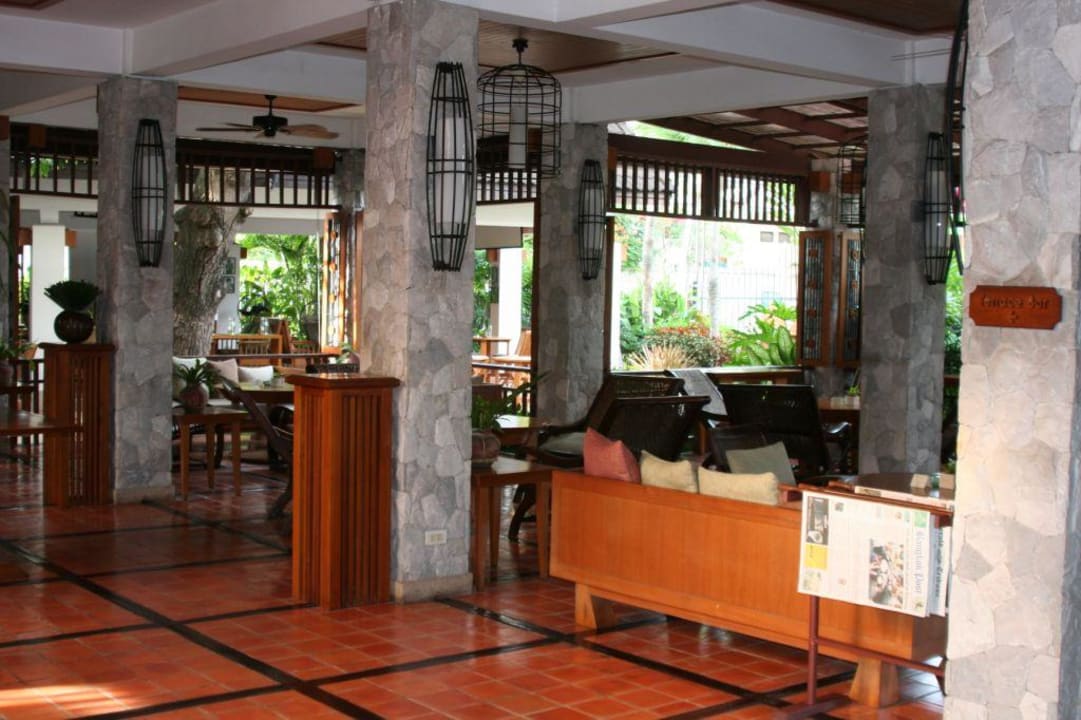 Lobby  Woodlands Hotel & Resort