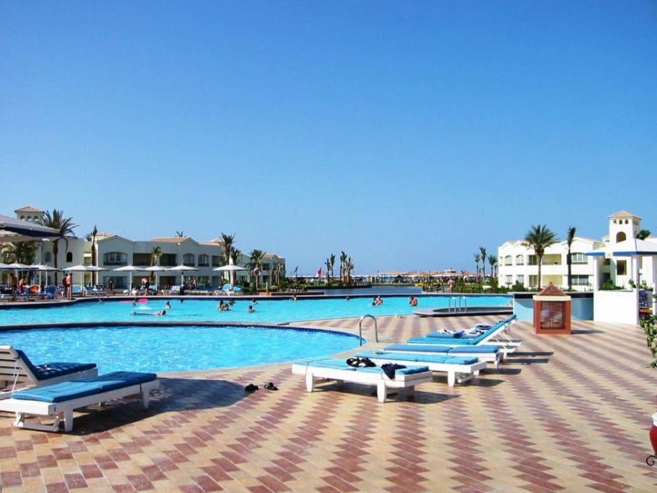 am Castillo und am 2. Pool Blick zum Strand Pickalbatros Dana Beach Resort - Hurghada