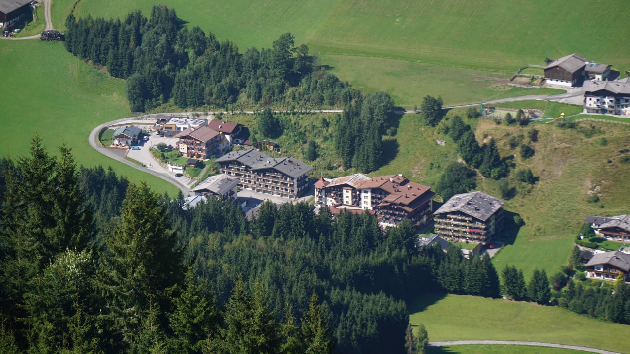 Hotel v. Bergbahn Schattberg Hotel DIE SONNE