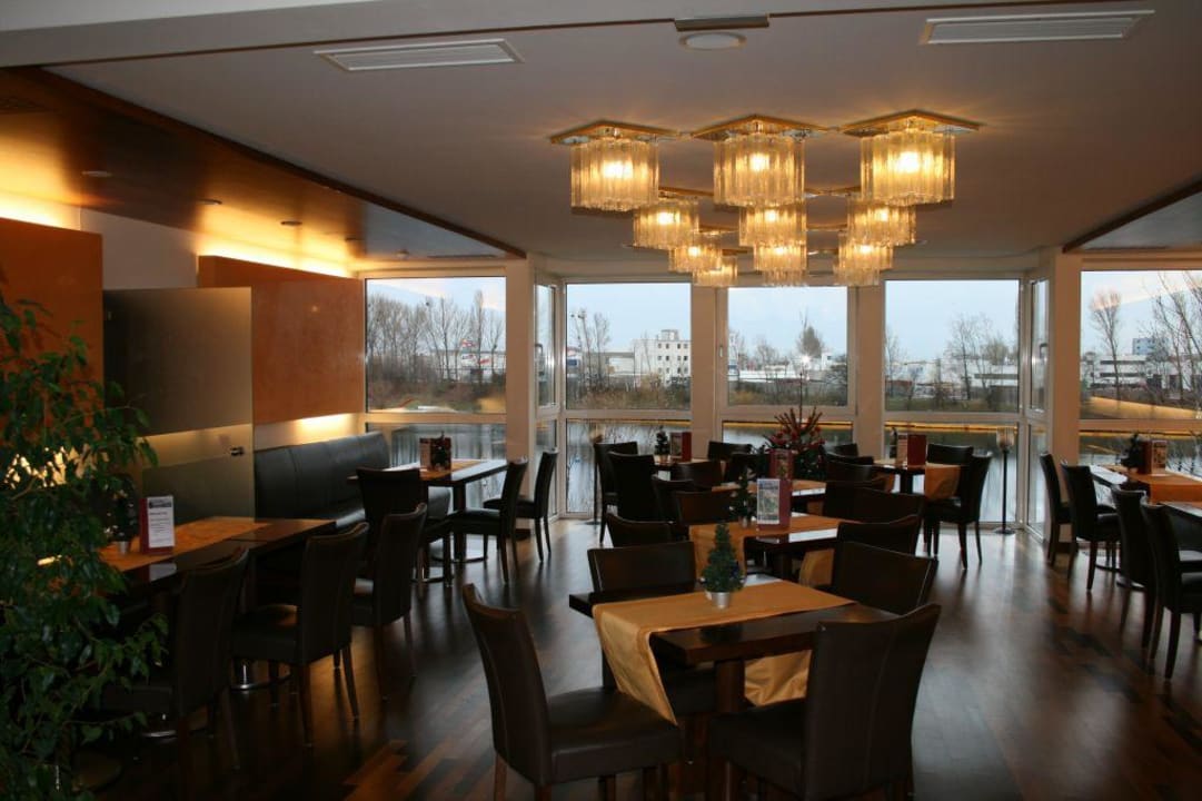 "Blick von der Eingangshal..." Seehotel Böck Brunn (Brunn Am Gebirge