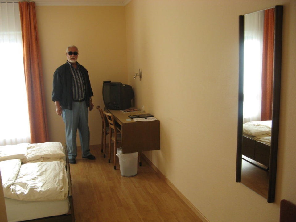 Kahle Wände Hotel Ambassador Luzern Garni